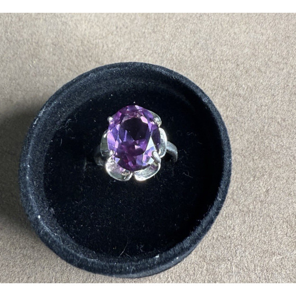 Vintage Sterling Silver Amethyst Ring UTC 925 Oval Petal Setting Size 7.75 - Picture 4 of 12